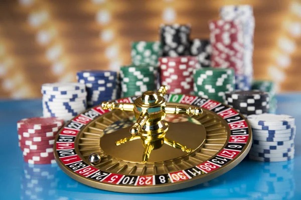 Nolimit City baccarat table showing card deals
